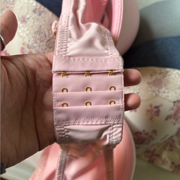 NWT Bra Set - size 44D - Picture 4 of 6